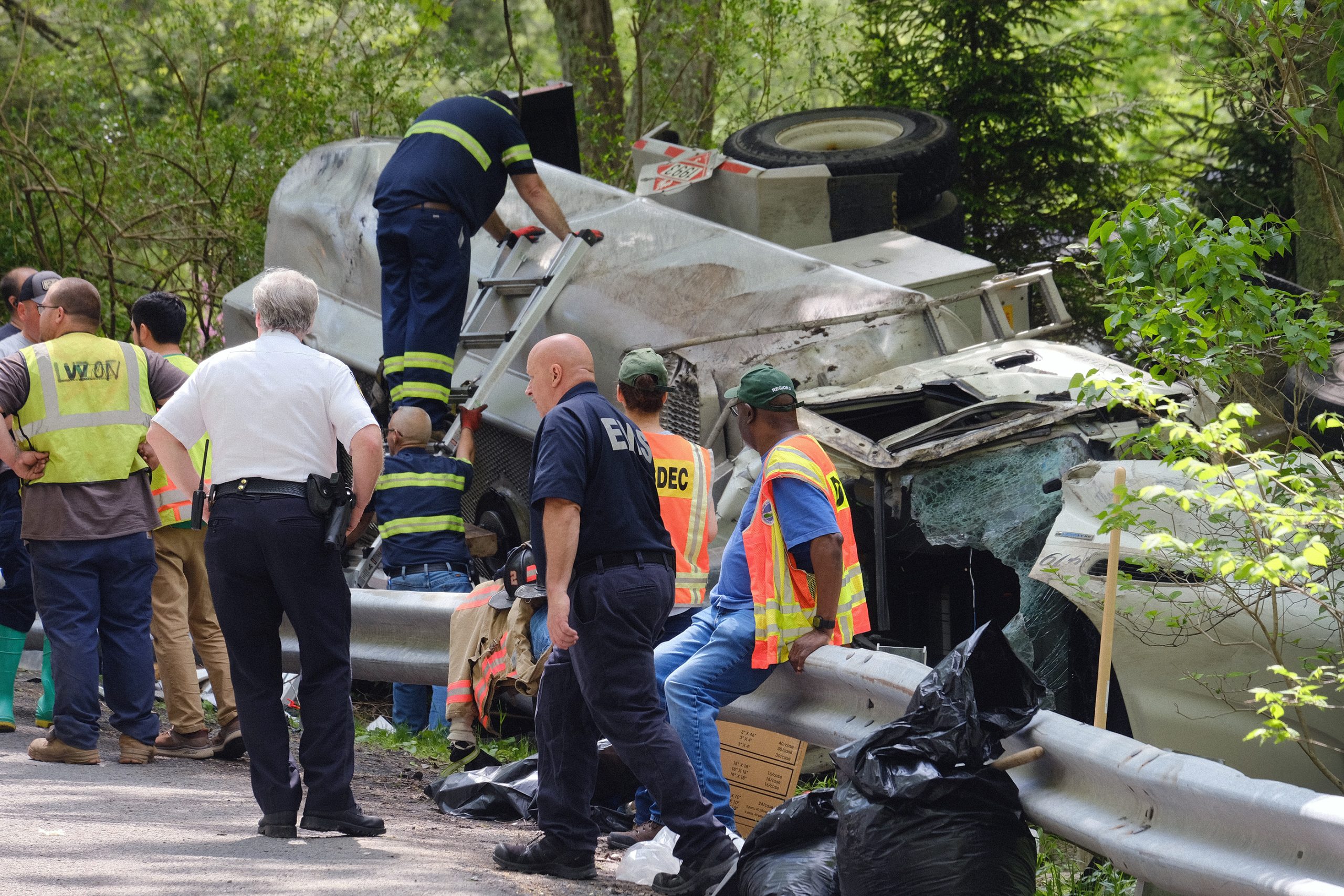 Oil Truck Crash Prompts Emergency Spill Response Near Sawkill Creek ...